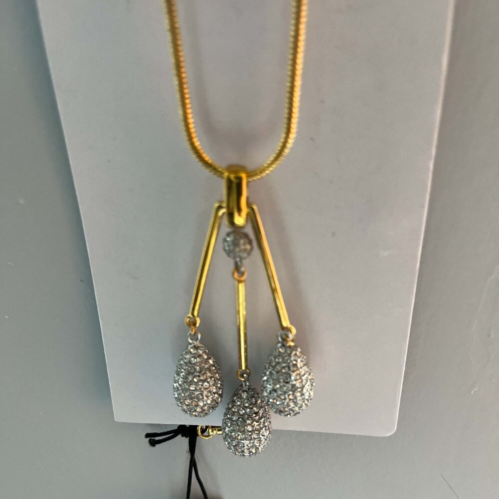 NWT Ann Taylor Pendant. Gold.